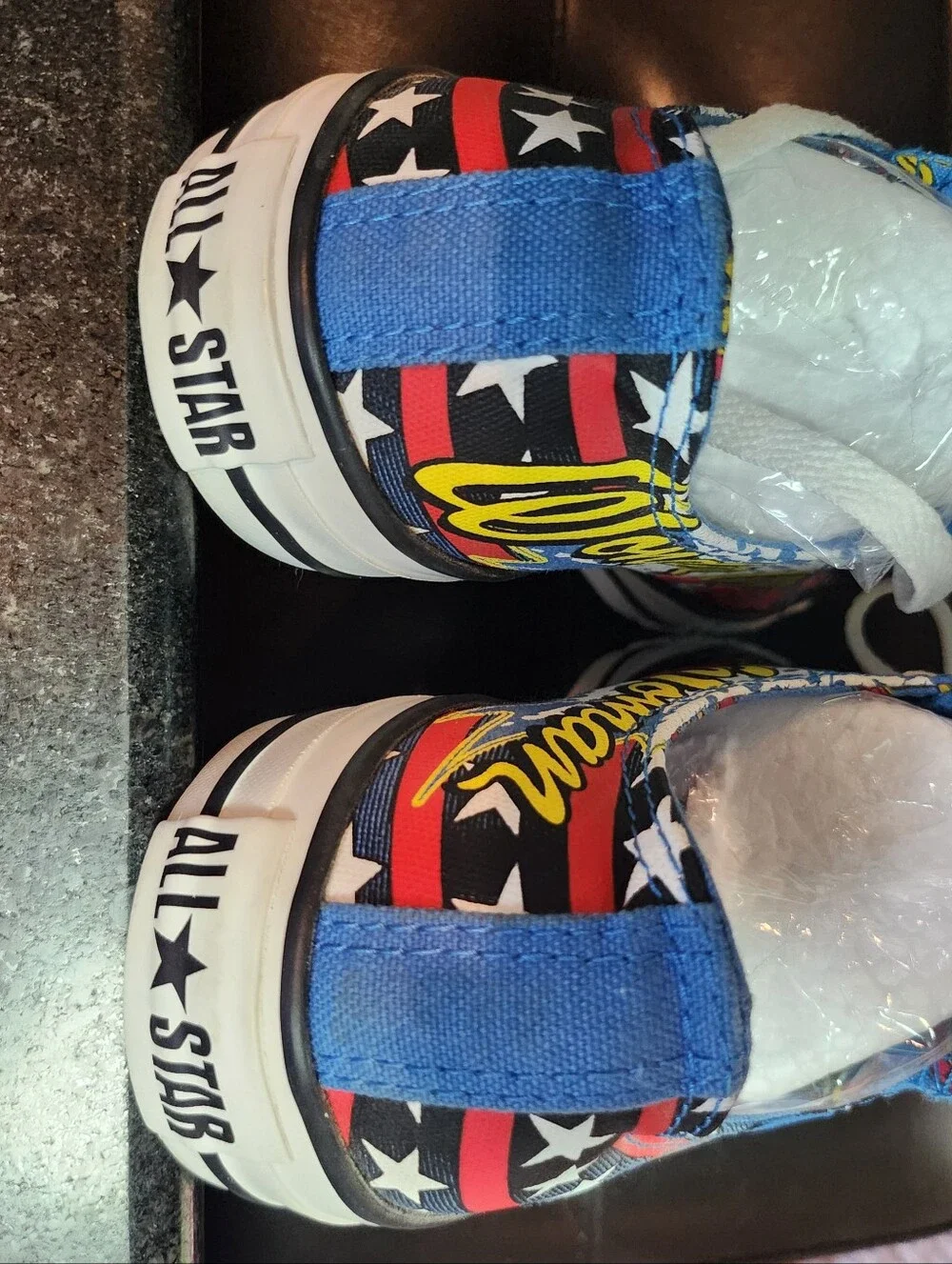 Converse Wonder Woman Comic Pop Art Sneakers - Blue, Red, Yellow, White - Picture 3 of 12